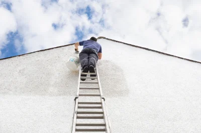 Peinture extérieure à Chenillé-Champteussé — façades et ravalement